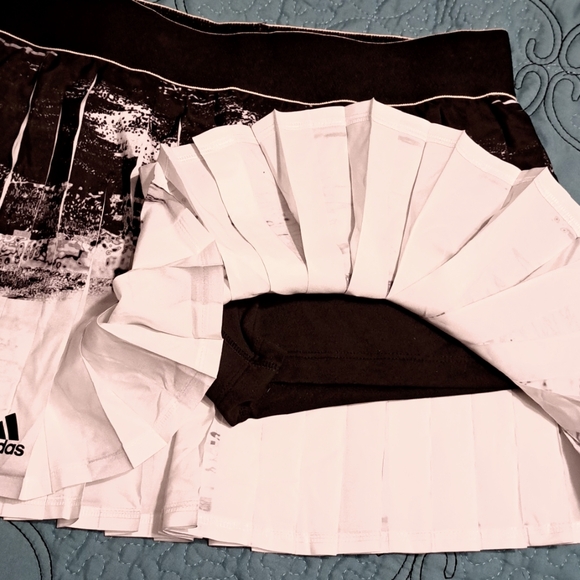 Adidas NY Pleated Skirt - Picture 4 of 9